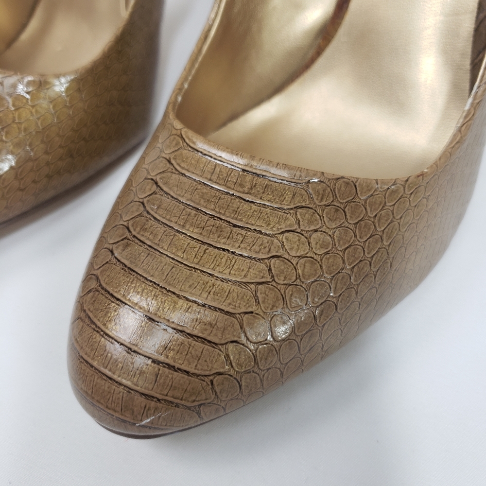 NEW Exchange by Charles David Embossed Tan Pumps - Picture 8 of 14